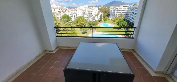 Sale of penthouse duplex in Puerto Banús 2