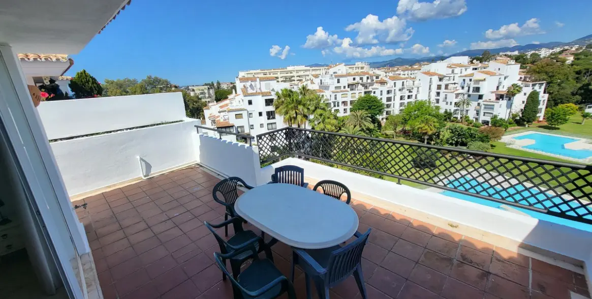 Sale of penthouse duplex in Puerto Banús 4