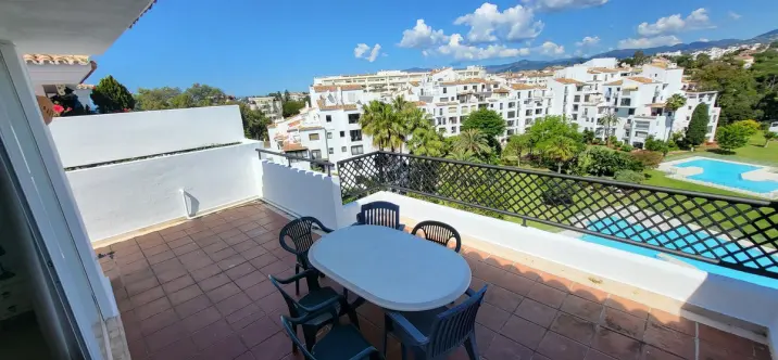 Sale of penthouse duplex in Puerto Banús 3