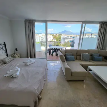 Sale of penthouse duplex in Puerto Banús