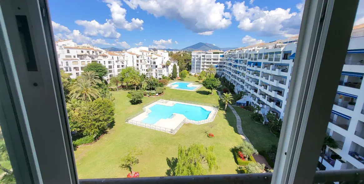Sale of penthouse duplex in Puerto Banús 7