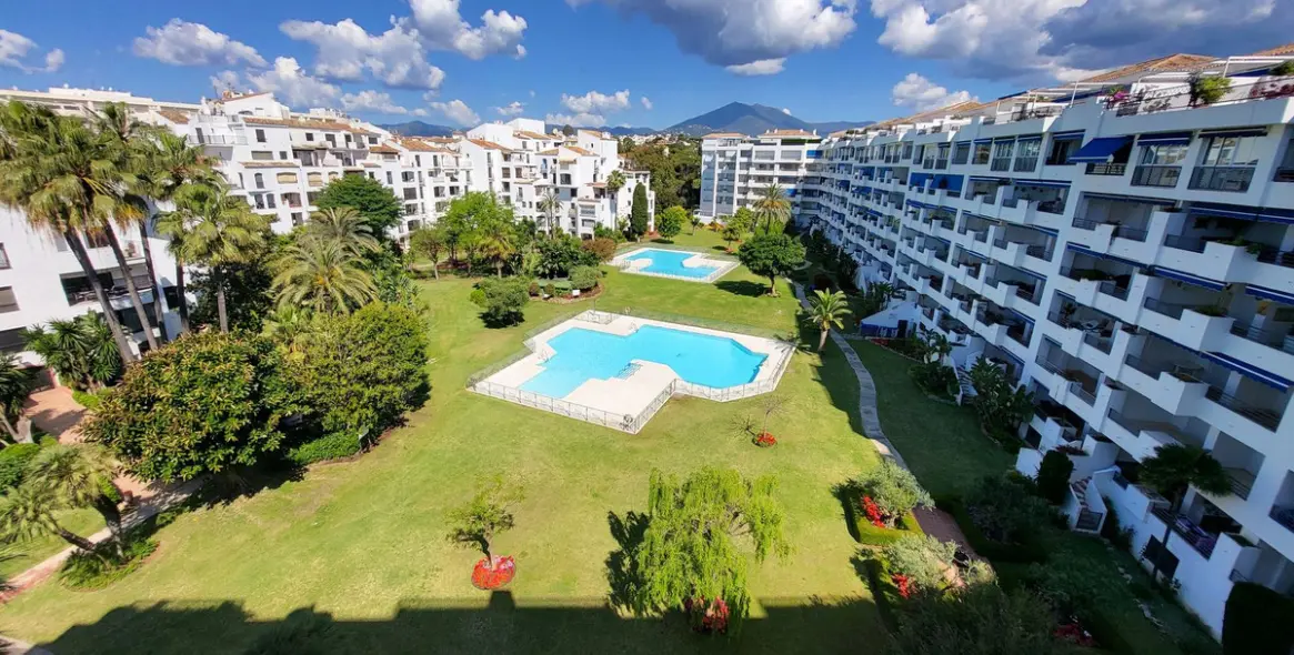Sale of penthouse duplex in Puerto Banús 8