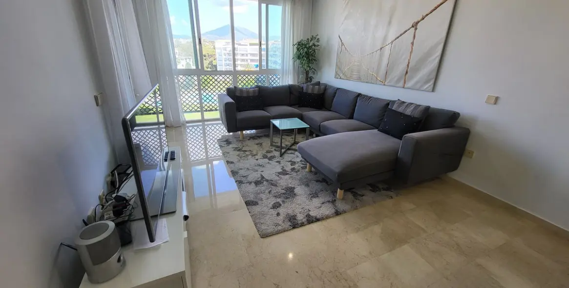Sale of penthouse duplex in Puerto Banús 11