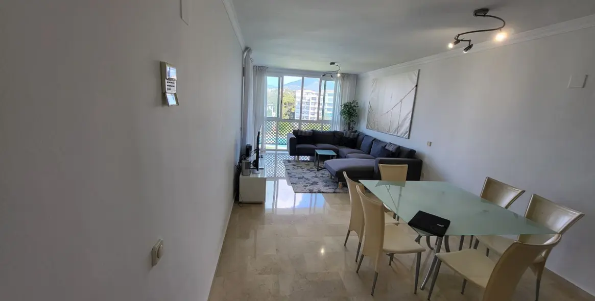 Sale of penthouse duplex in Puerto Banús 12