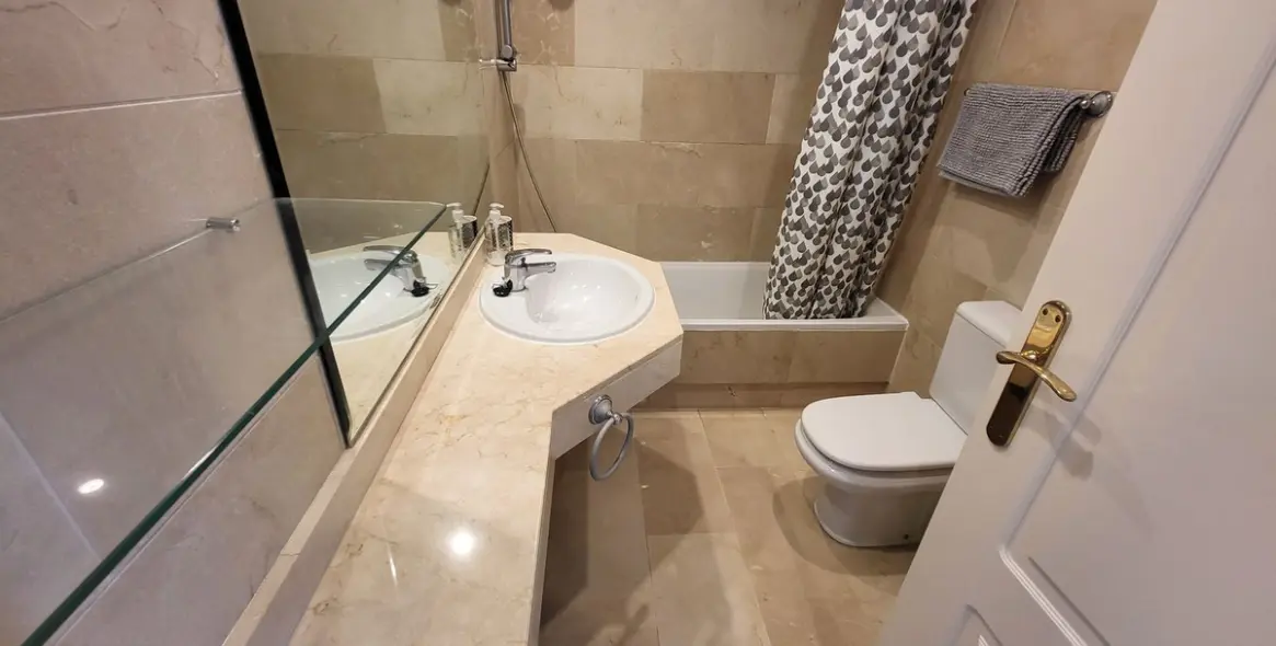 Sale of penthouse duplex in Puerto Banús 18