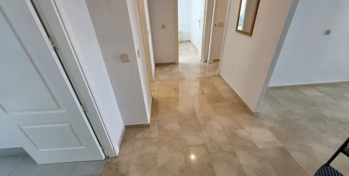 Sale of penthouse duplex in Puerto Banús 21