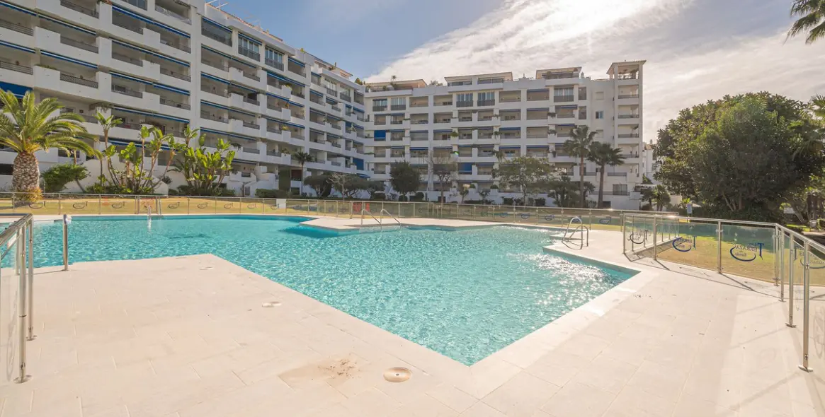 Sale of penthouse duplex in Puerto Banús 32