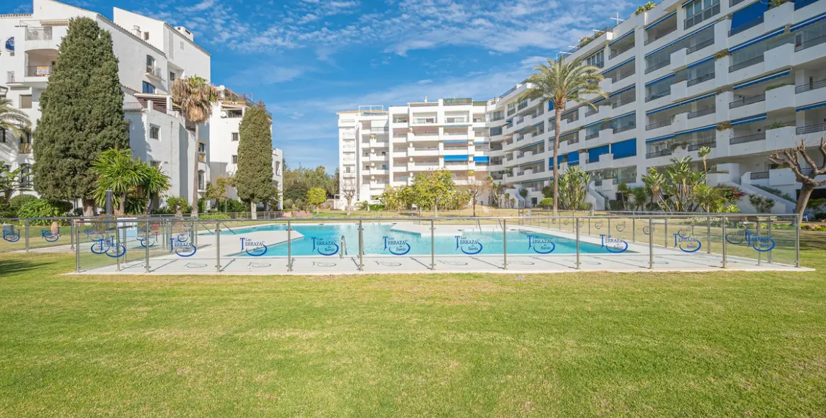 Sale of penthouse duplex in Puerto Banús 36