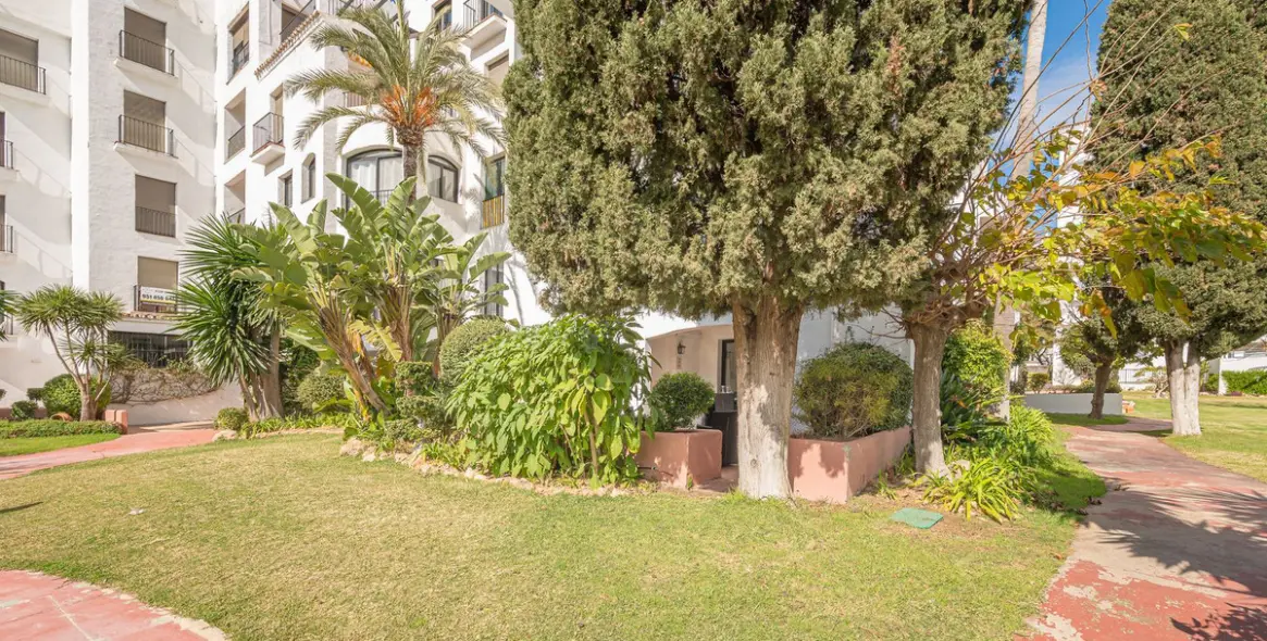 Sale of penthouse duplex in Puerto Banús 37