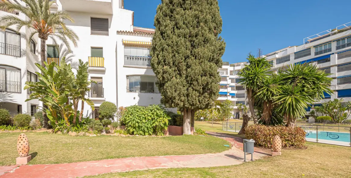 Sale of penthouse duplex in Puerto Banús 38