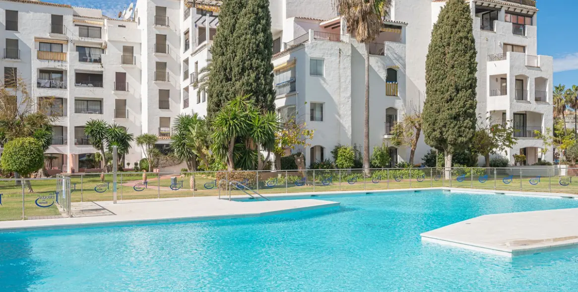 Sale of penthouse duplex in Puerto Banús 39