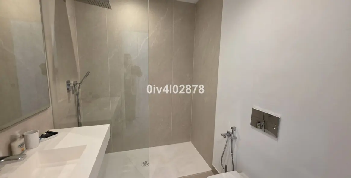 Sale of middle floor apartment in La Quinta 16