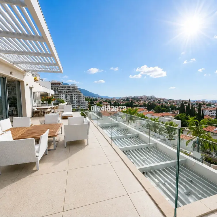 Sale of middle floor apartment in La Quinta