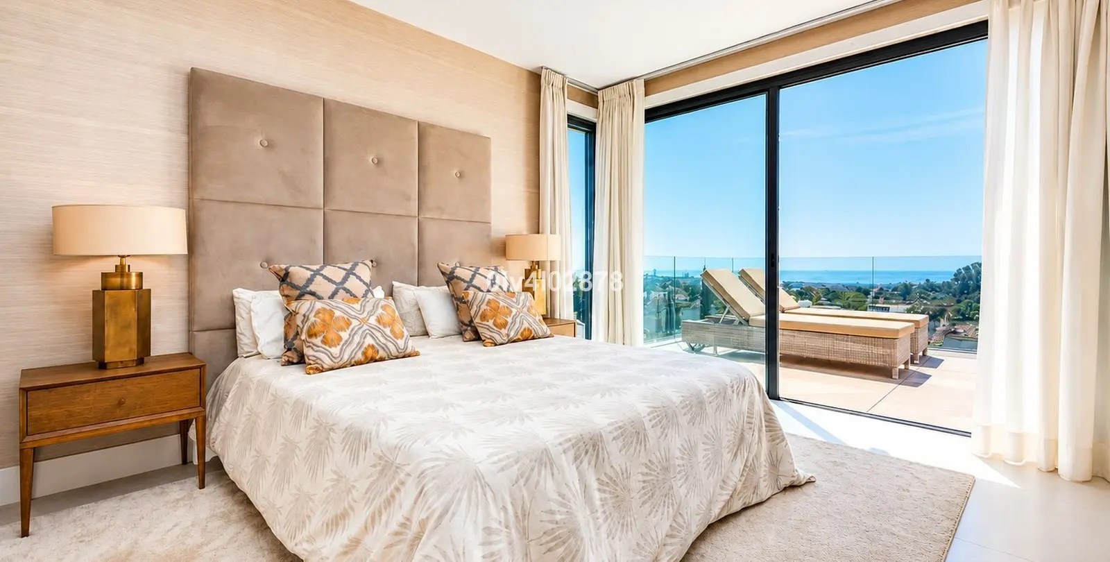 Sale of middle floor apartment in La Quinta 12