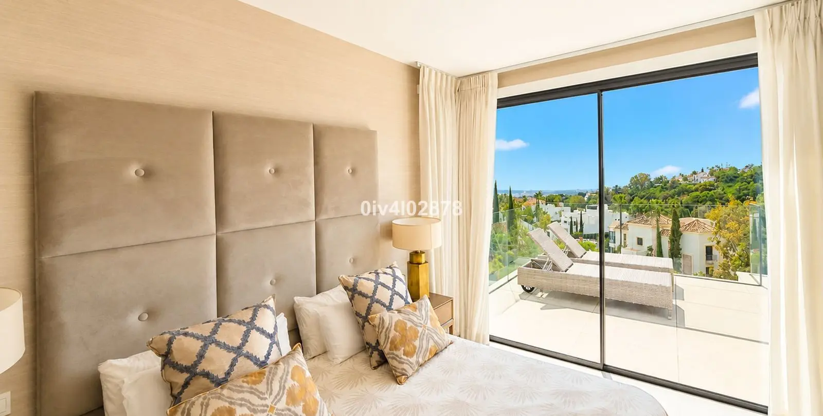 Sale of middle floor apartment in La Quinta 13