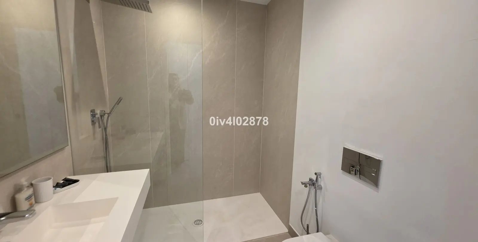 Sale of middle floor apartment in La Quinta 16