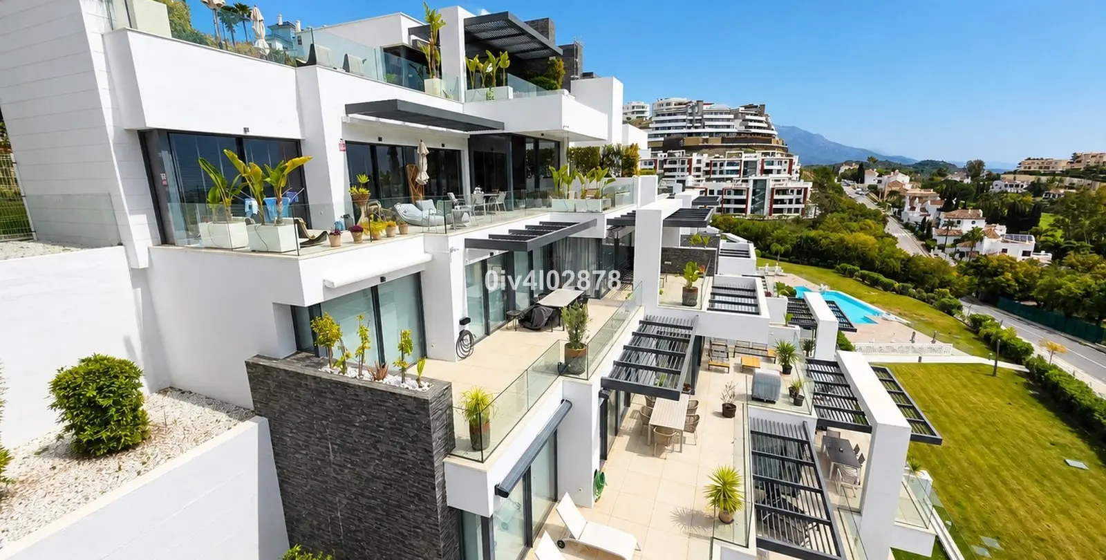 Sale of middle floor apartment in La Quinta 18