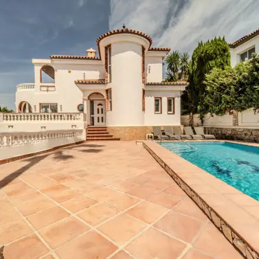 Venta de villa independiente en El Faro