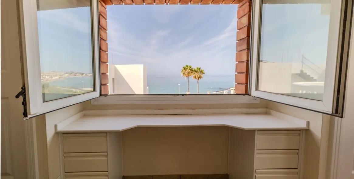 Sale of detached villa in El Faro 5