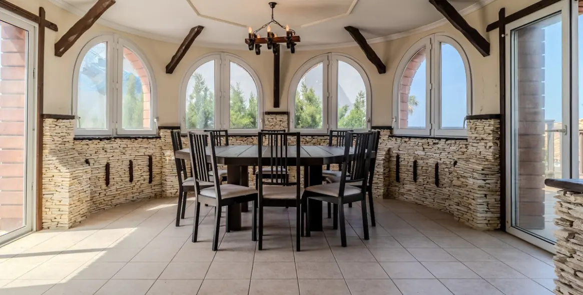Sale of detached villa in El Faro 6