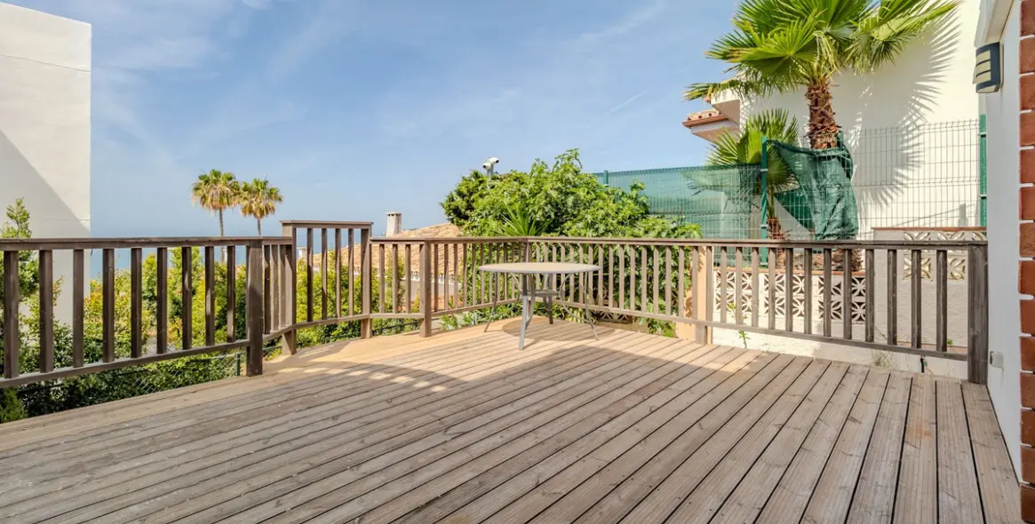 Sale of detached villa in El Faro 8