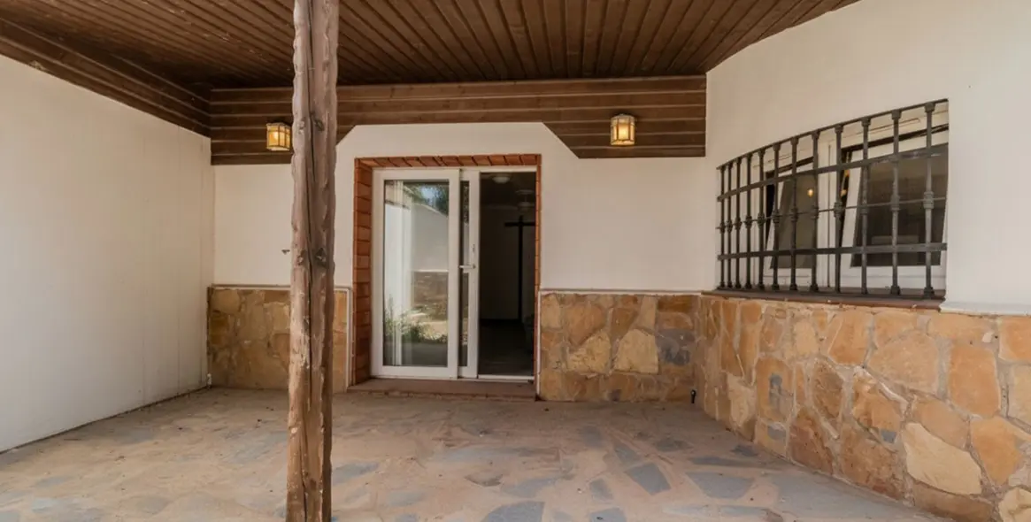 Sale of detached villa in El Faro 22