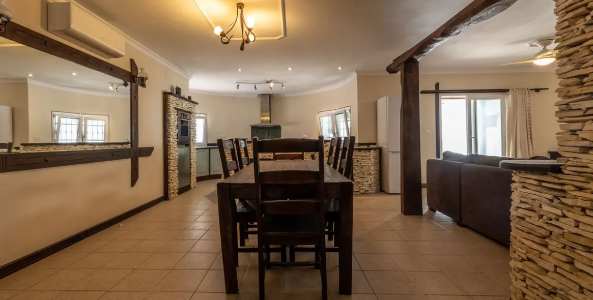 Sale of detached villa in El Faro 26