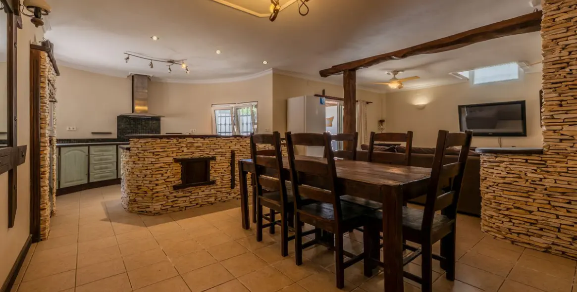 Sale of detached villa in El Faro 27