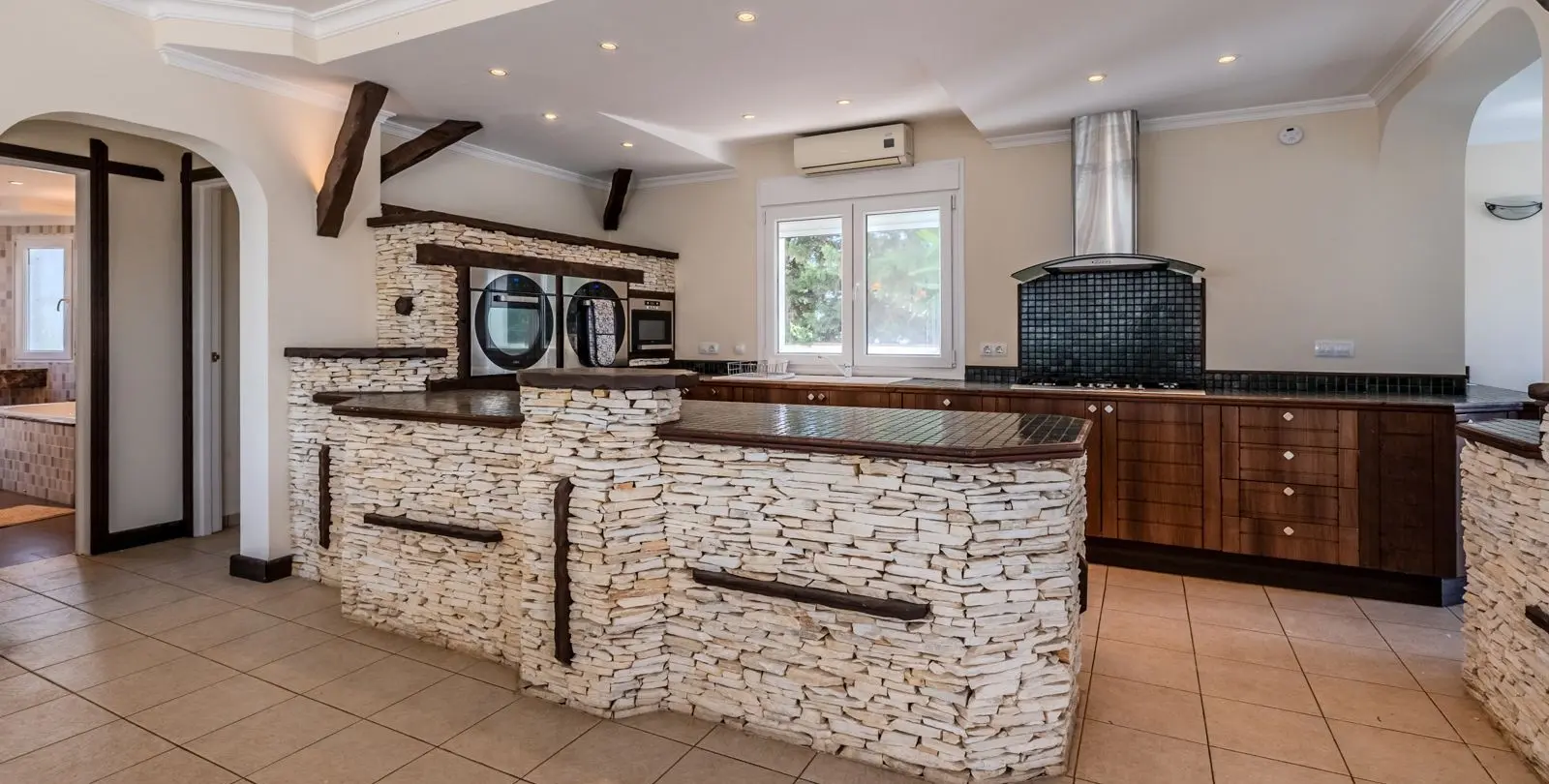 Sale of detached villa in El Faro 9