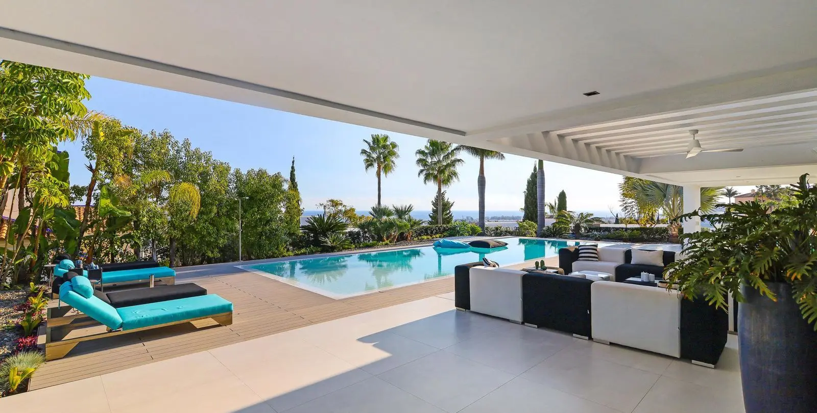 Venta de villa independiente en Los Flamingos 4
