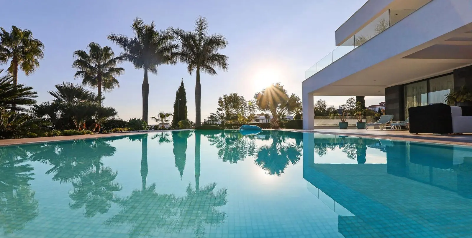 Venta de villa independiente en Los Flamingos 7