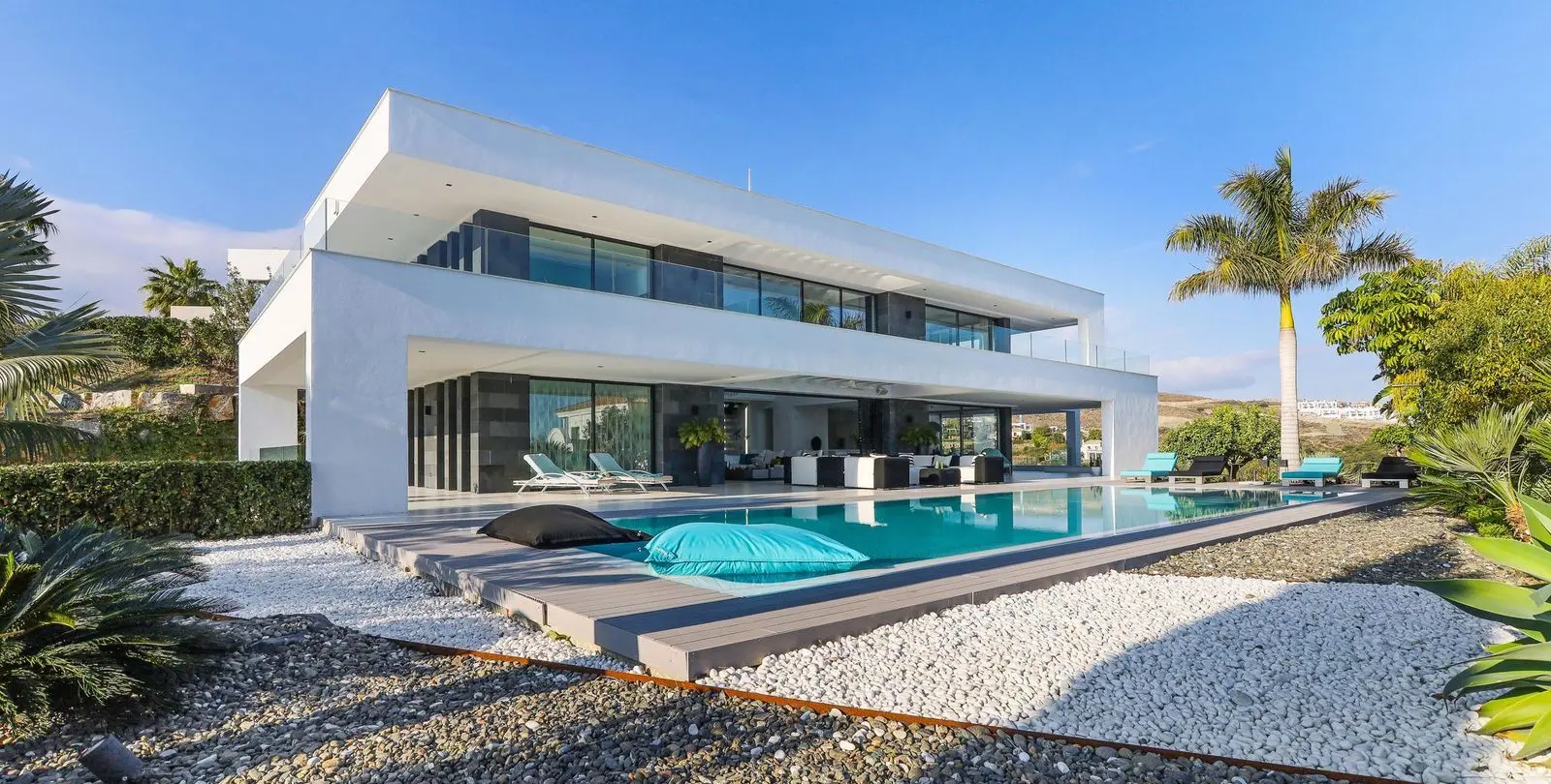 Venta de villa independiente en Los Flamingos 9