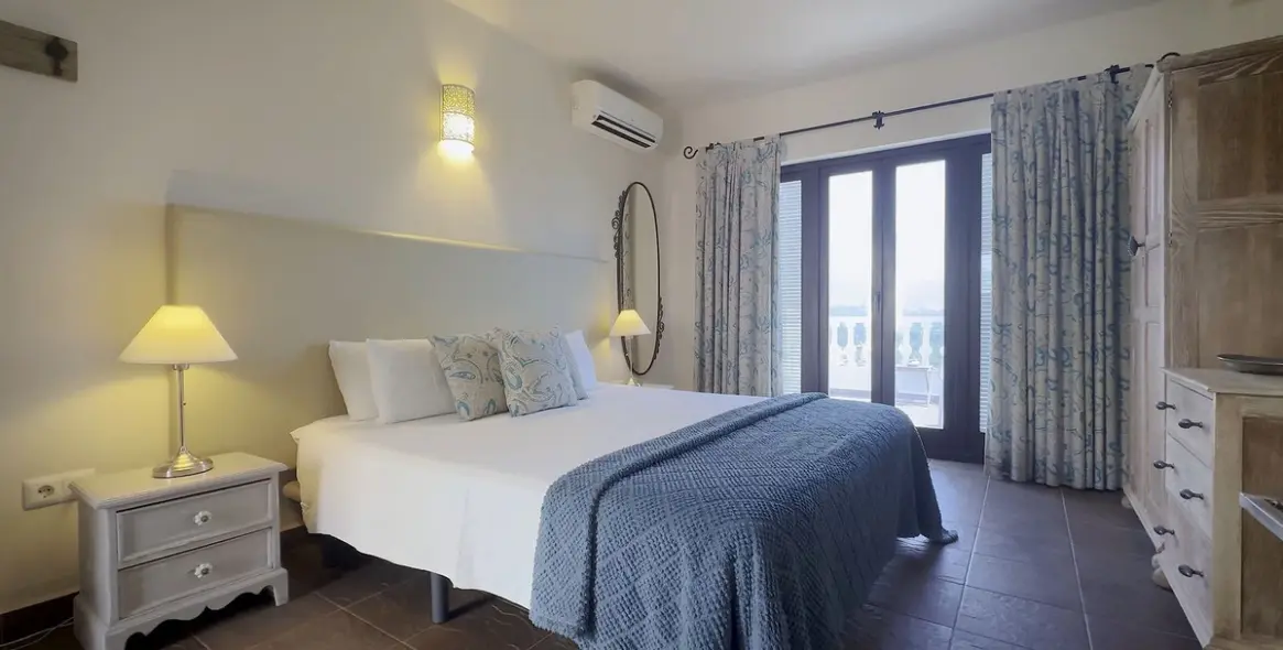 Venta de hostal en Nerja 2