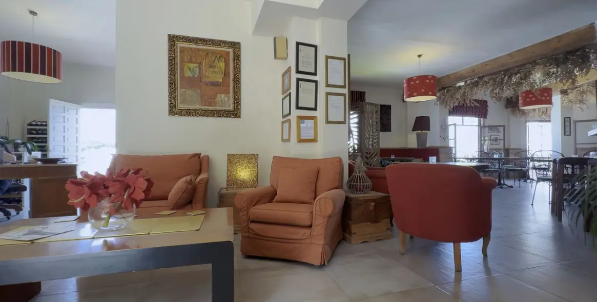 Venta de hostal en Nerja 10