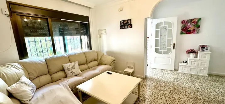 Продажа апартаментов на первом этаже в Estepona 0