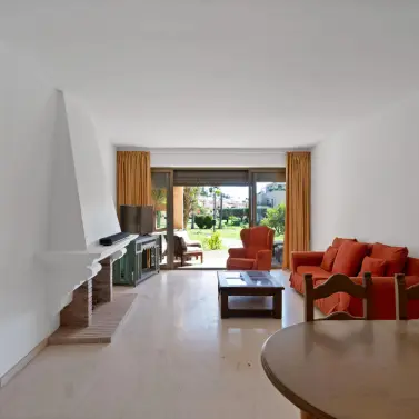 Продажа апартаментов на первом этаже в Estepona