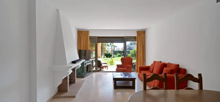Продажа апартаментов на первом этаже в Estepona 1