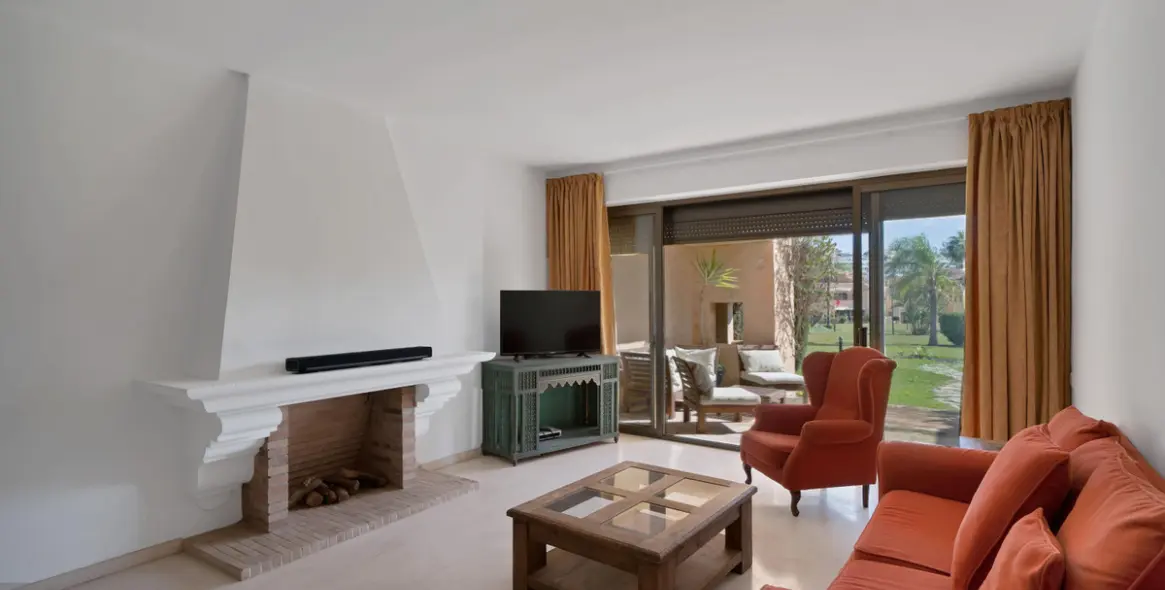 Sale of ground floor apartment in Estepona 3