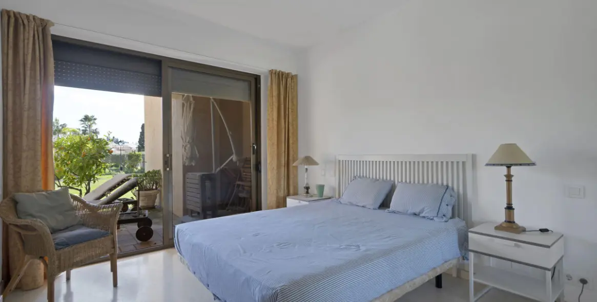 Sale of ground floor apartment in Estepona 7