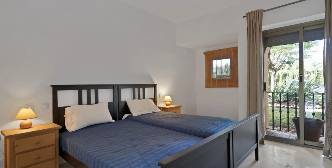 Sale of ground floor apartment in Estepona 13