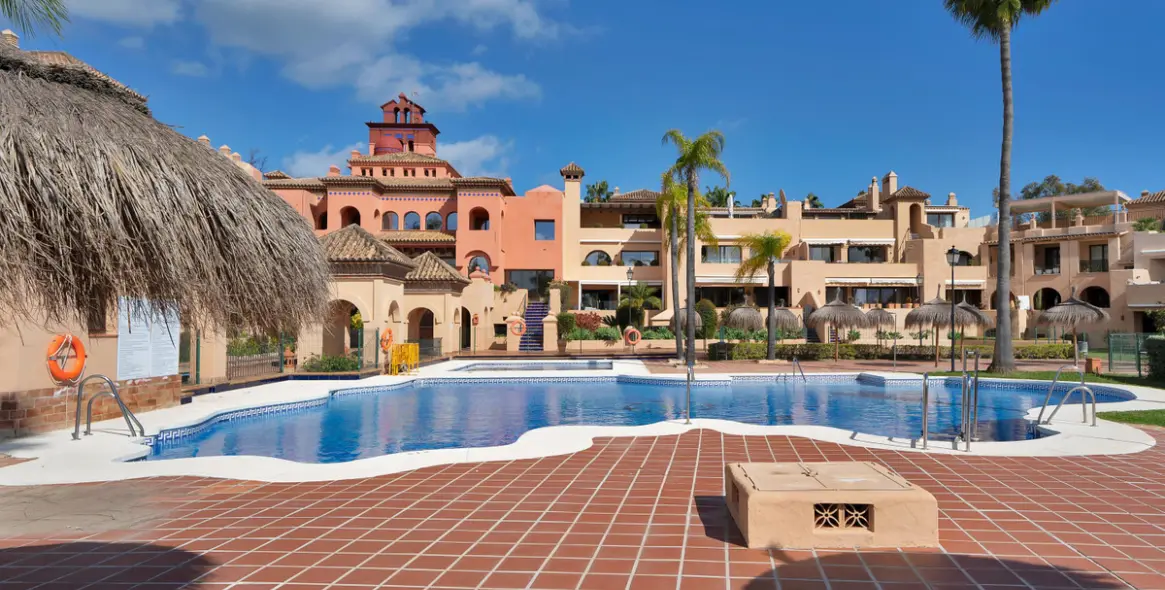 Sale of ground floor apartment in Estepona 21