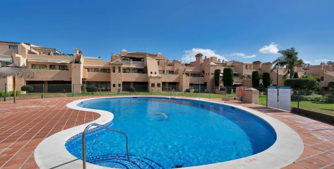 Sale of ground floor apartment in Estepona 22