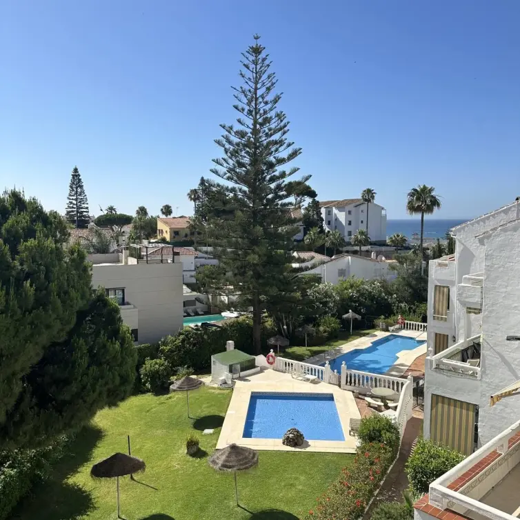 Sale of penthouse in Riviera del Sol