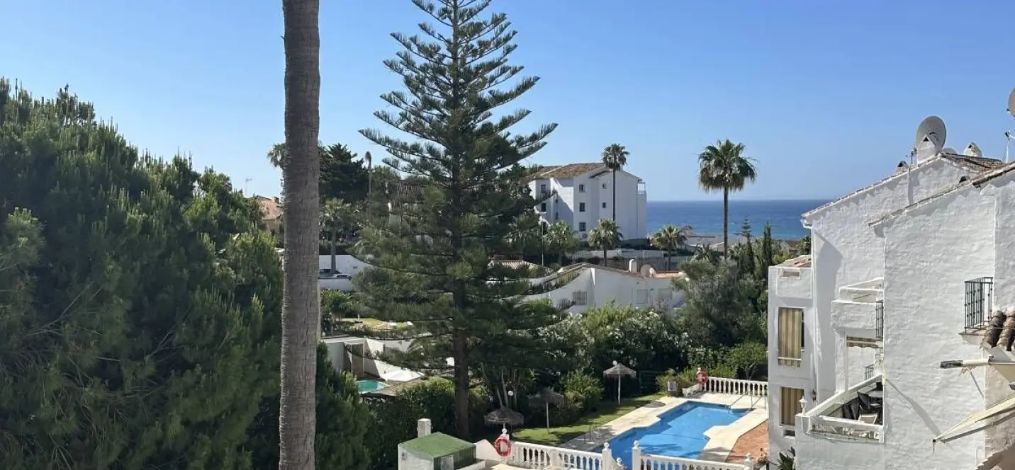 Sale of penthouse in Riviera del Sol 4