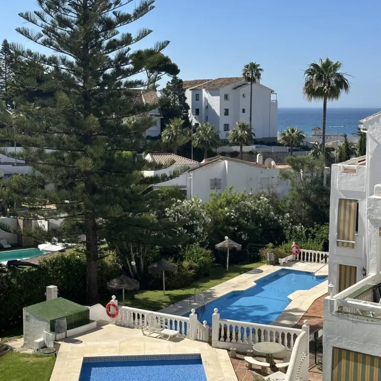 Sale of penthouse in Riviera del Sol
