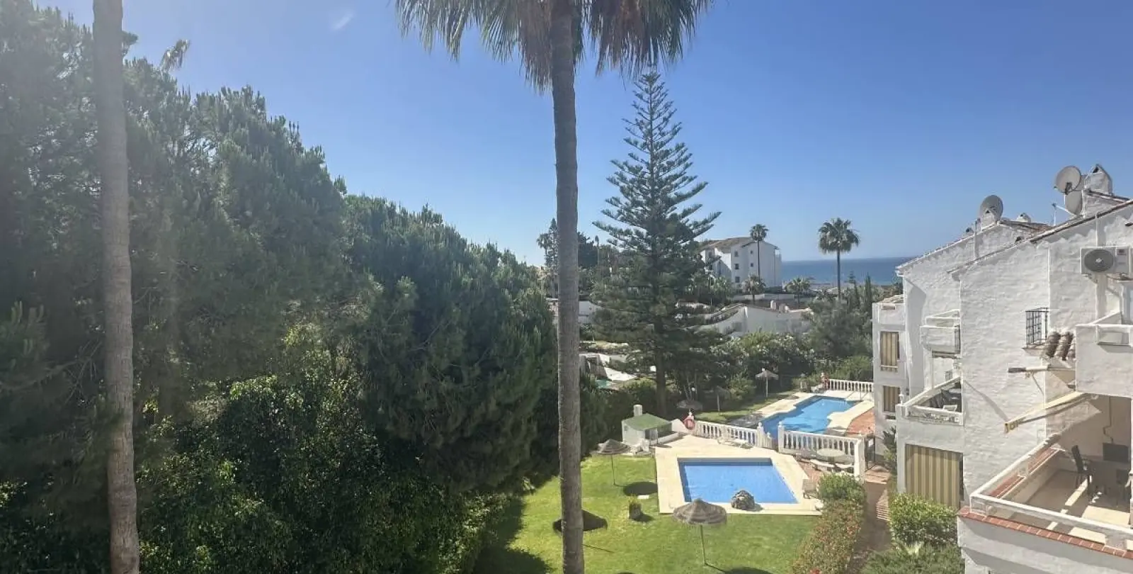 Sale of penthouse in Riviera del Sol 25