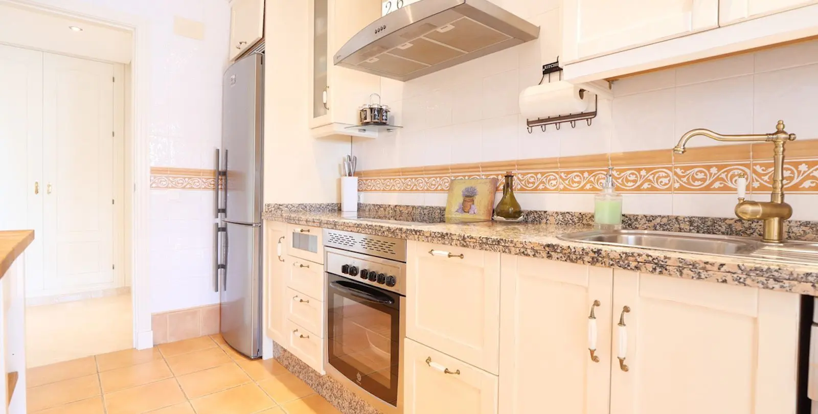 Sale of ground floor apartment in La Mairena 10