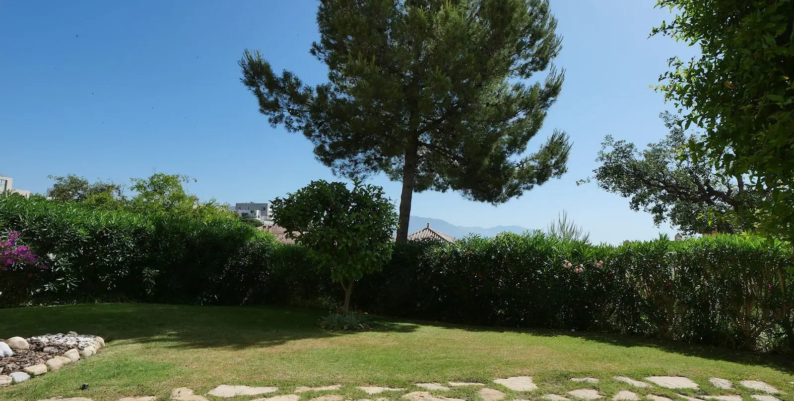 Sale of ground floor apartment in La Mairena 31
