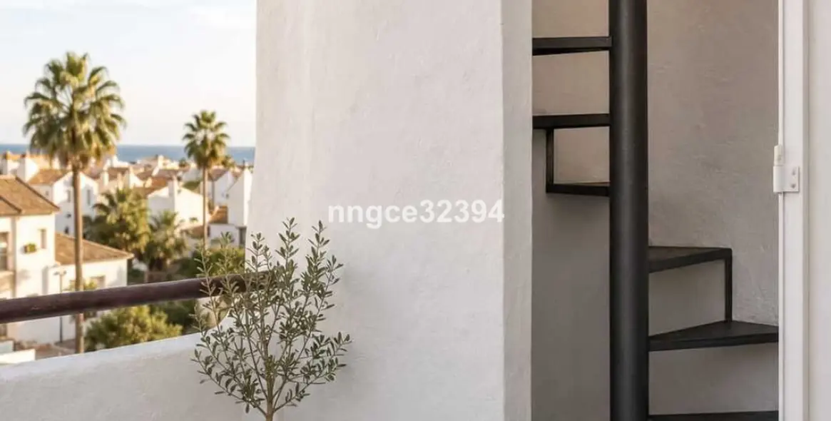 Sale of penthouse duplex in New Golden Mile 27