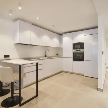 Sale of middle floor apartment in Fuengirola